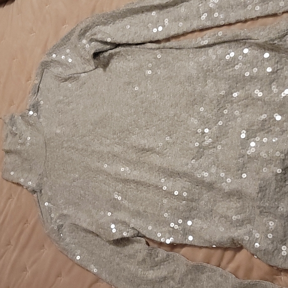 New Express Sequin Mock Neck Long Sleeve Tee Light Grey XS - Picture 11 of 13